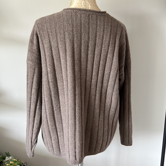 Madewell (Re)sourced Cashmere Stitched-Rib V-Neck Sweater - Picture 7 of 8